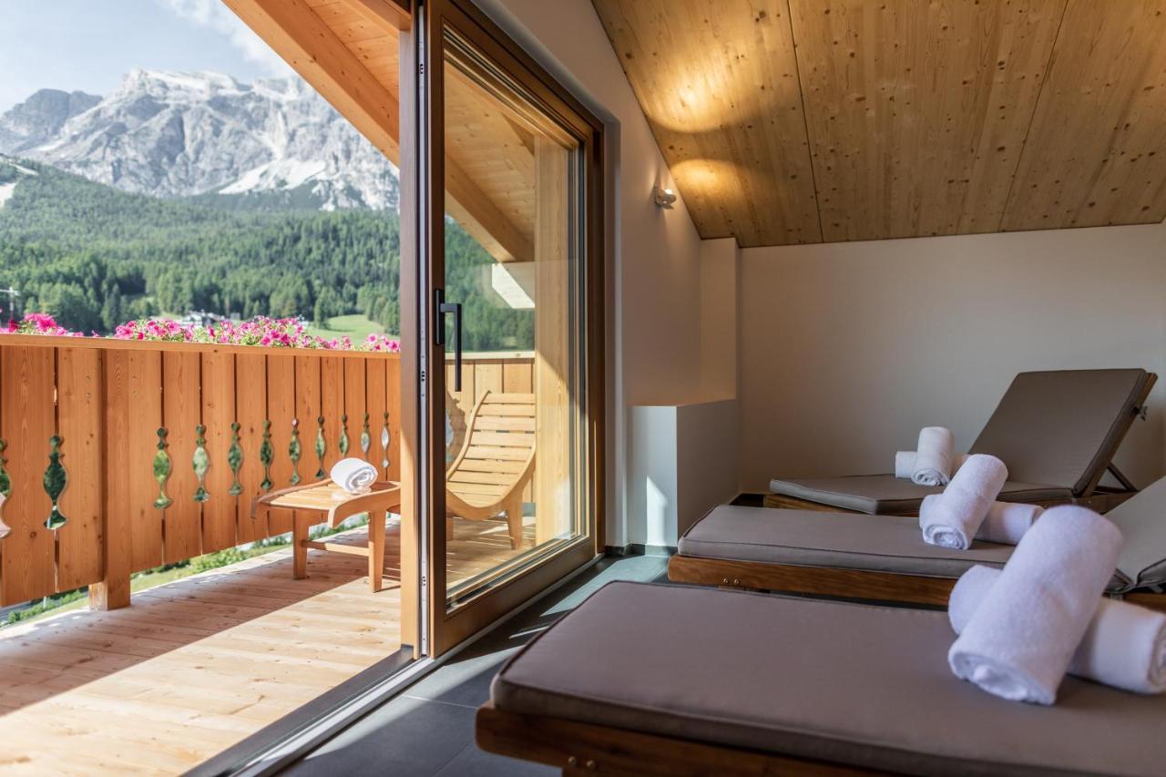 Camina Suite And Spa Κορτίνα Ντ' Αμπέτσο Εξωτερικό φωτογραφία